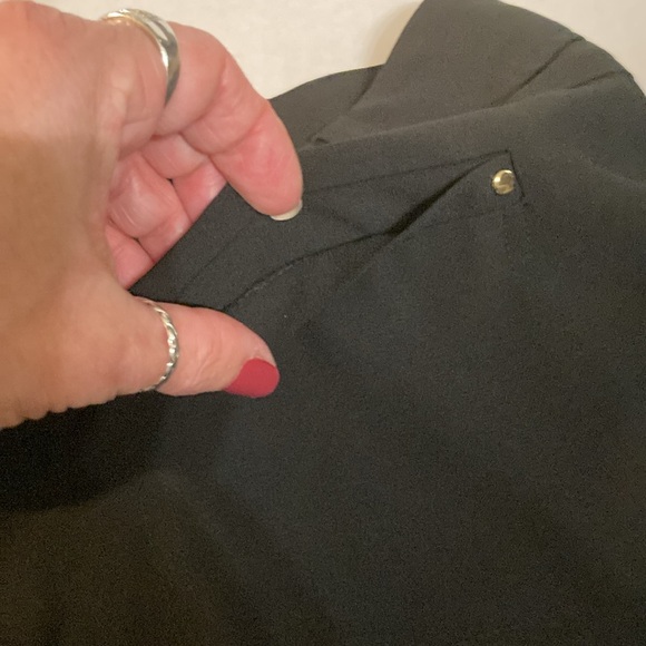 Cache black Capri style bottoms size 6 - Picture 11 of 12